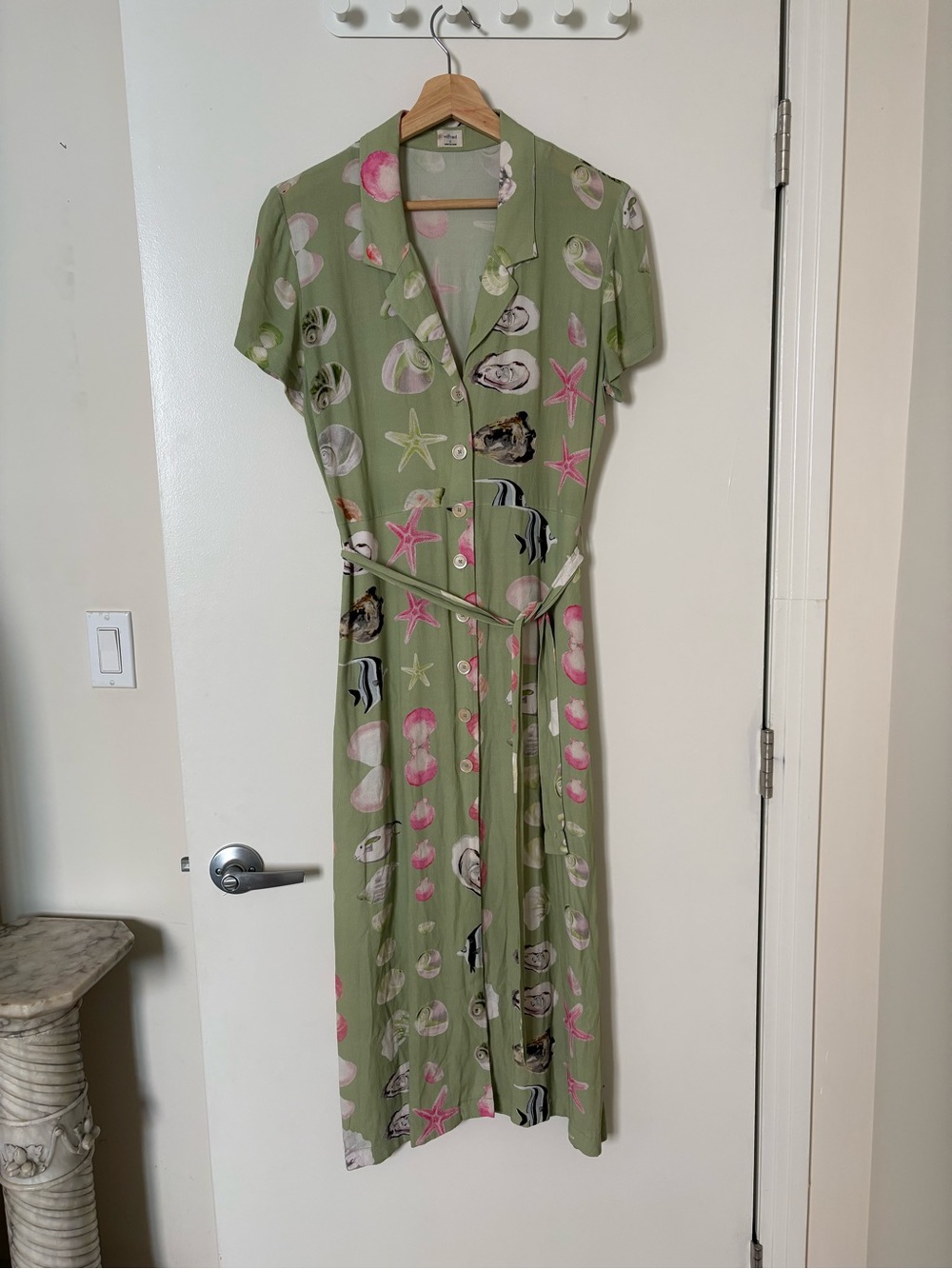 Aritzia Wilfred Green Shell-Print Button-Front Midi Dress
